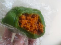 蛋黄肉松青团-许阿姨糕团店(南京总店)