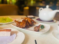 脆皮烧乳鸽-御宝轩(益丰·外滩源店)