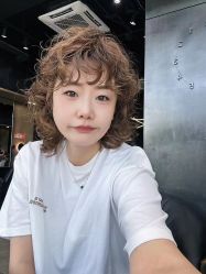 -韩国李知恩形象设计