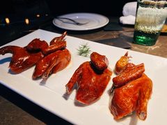 脆皮乳鸽-新荣记(BFC外滩金融中心店)