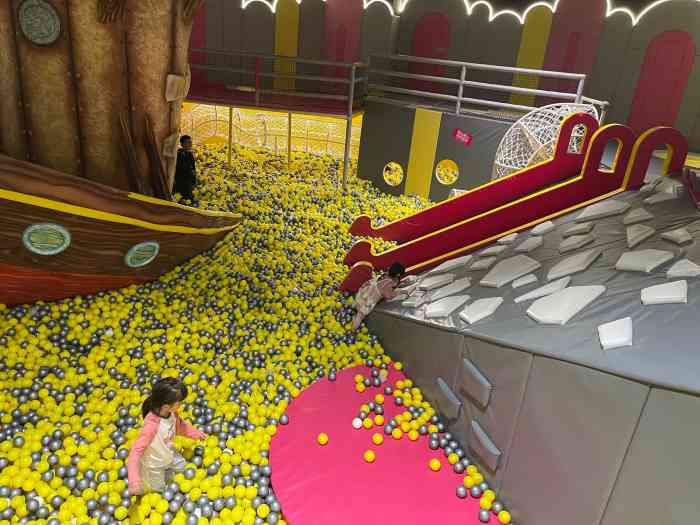 dojump蹦床公园-"奥利给,没毛病,蹦床特别刺激,就是比较容.