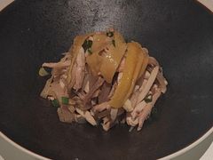 脆皮鸡丝海蜇-羲和雅苑•北京烤鸭(陆家嘴中心店)