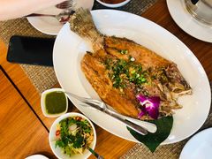 -Chom Cafe and Restaurant