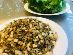 蚬肉生菜包-沙龙酒家