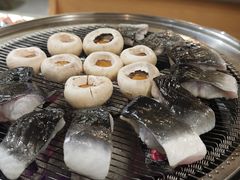 -围炉肉舍•炭烤活鳗•丹东海鲜烤肉(步行街店)