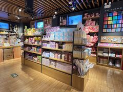 -九木杂物社(新奥购物中心店)