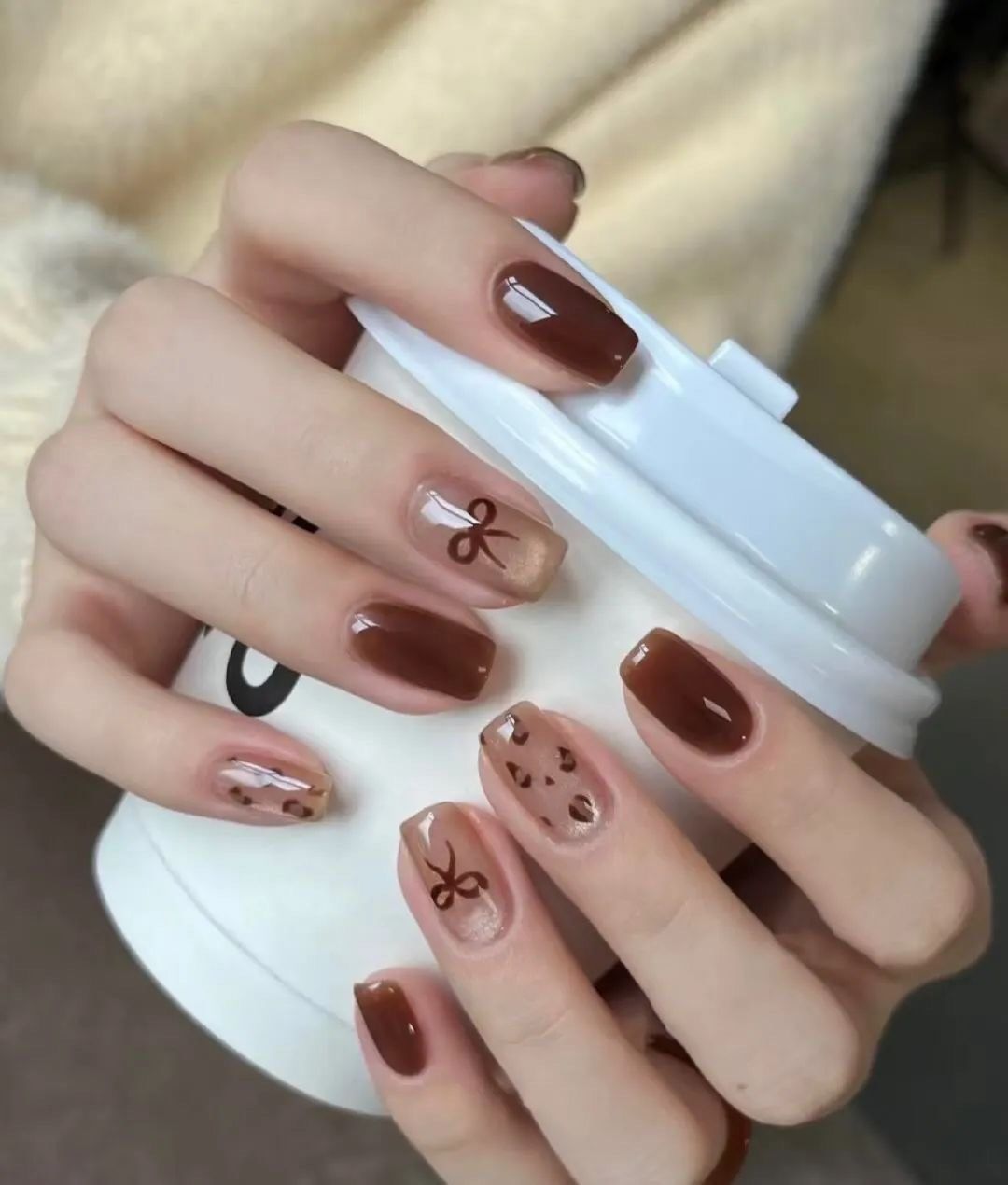 深色系列美甲 更适合暖冬搭配哦🤪