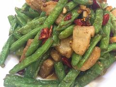 四季豆炒油渣-栖凤渡烧鸡公
