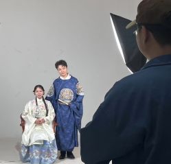 -莫兰迪婚纱摄影