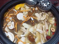 -菌之家·专业纯野生菌火锅·特色炒菌
