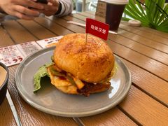 -必胜客(上海华谊新所店)