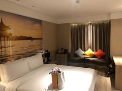 -杭州西湖湖滨银泰亚朵酒店