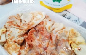 Old-Style Egg Pancake with Crispy Pork Sausage