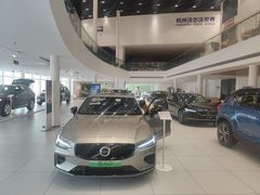-杭州中沃沃尔沃4S店(滨江区店)