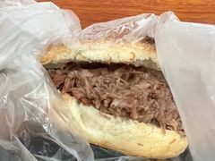 烧饼夹牛肉-老西关黄老太牛肉烧饼