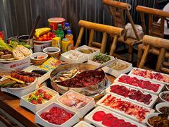 -来龍儿鲜切牛肉自助老火锅
