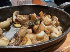 橄榄油香草煎蘑菇-CRAZYONES西班牙海鲜饭(上海美罗城店)