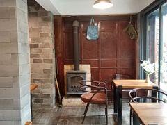 -蓝壁虎咖啡酒馆