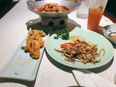 茶树菇炒鲜鱿-卯时·龙光雅宴·精致锡帮菜(惠山古镇店)