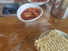 -喇喇排骨火锅·传统韩式脊骨汤(望京西园总店)