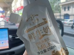 -正飞鲜奶(吐鲁番路店)