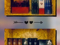 -新华里咖啡书吧(新华书店小寨店)