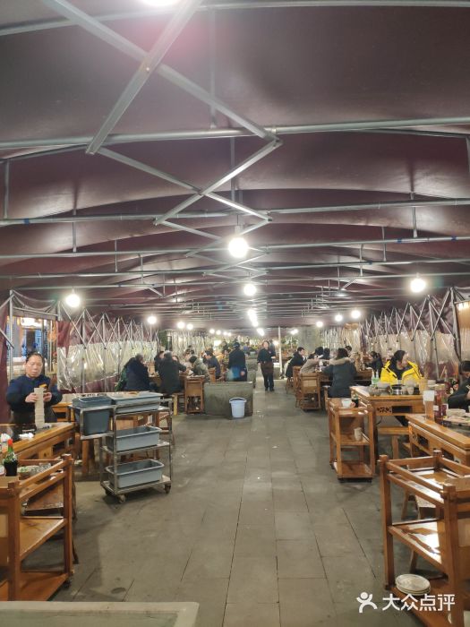 捞锅坝子老火锅(汽博中心店)大堂图片