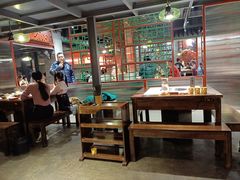 大堂-根据地火锅(南河桥店)