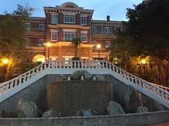 -香港大学