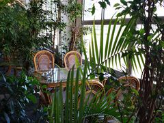 -红栌温泉山庄生态美食餐厅