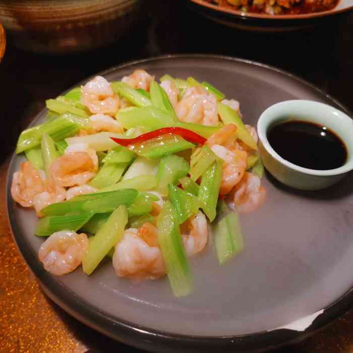 顾乡私房菜(龙湖u城店"五一节带孩子到大学城这边的萤火谷来看看萤.