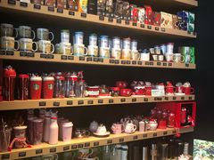 零售区-星巴克(广州南站A18检票口楼上)