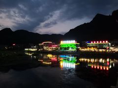 -百里峡七彩艺术小镇