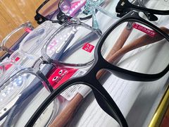 -优医视平价眼镜蔡司依视路折扣工厂店(十里堡店)