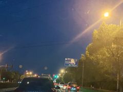 -佘山地铁站-停车场