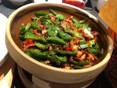 辣椒炒肉-鸽子侯·家宴·平价海鲜(市图书馆店)