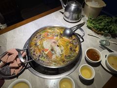 -冒牌富源酸菜猪脚火锅(沐春园店)