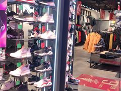 -云柏鞋业(十里堡店)