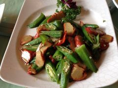 秋葵炒叉烧-善缘素食