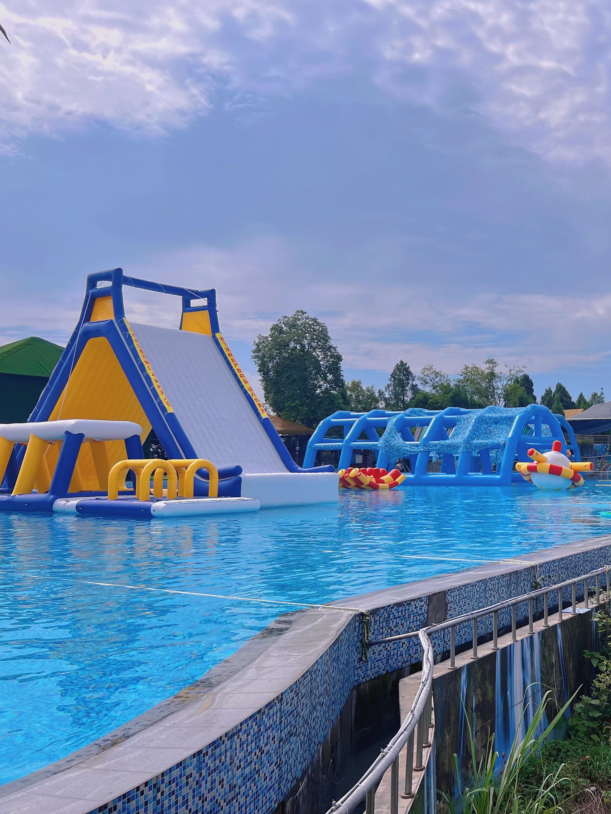 向山里走去看云端】避暑好去处