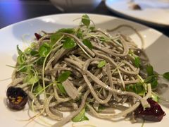 香椿高碑店豆腐丝-辣尚瘾·烤鱼·新川菜(交大直营店)