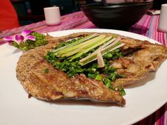 傣家香茅草烤鲈鱼-香巴拉云南餐厅(华莱坞店)