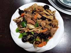 -金卯白肉罩火烧