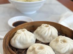 虾肉小笼-老西白点心店
