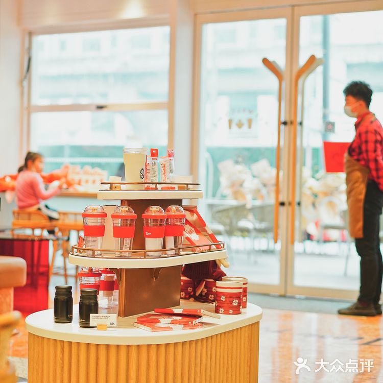 “这里有酒有故事”加拿大小红杯