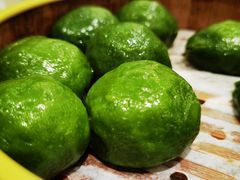 红豆馅麦青团-三凤酒家·百年无锡菜(清扬茂业店)