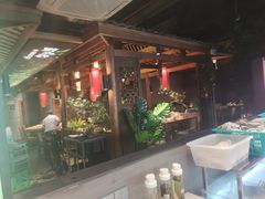 -野山舂·贵州现舂酸汤火锅(鸿通城店)