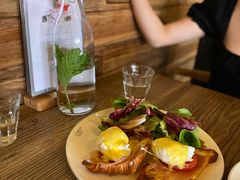 -Common Table · Brunch & Coffee