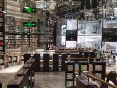 -钟书阁(群光广场店)