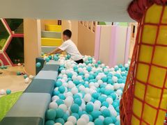 -布鲁豪斯亲子欢乐家庭餐厅